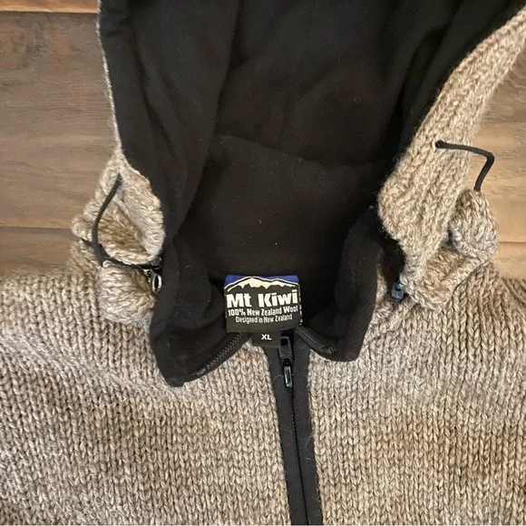 Hoodie Kiwi Silver Fleece Jacket Mt Kiwi 100% New Zealand Wool